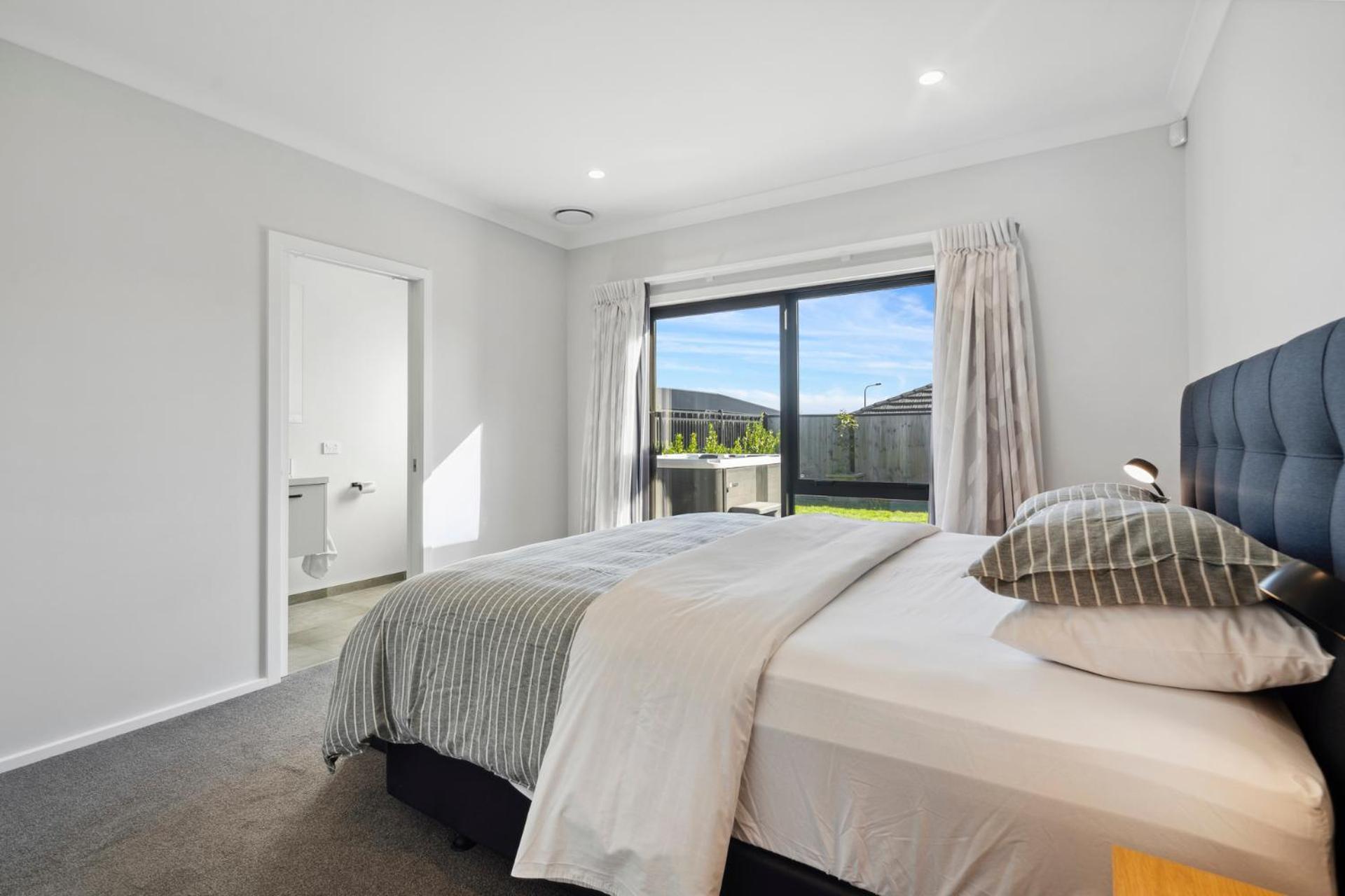 Regent Sanctuary - Martinborough Holiday Home Eksteriør bilde